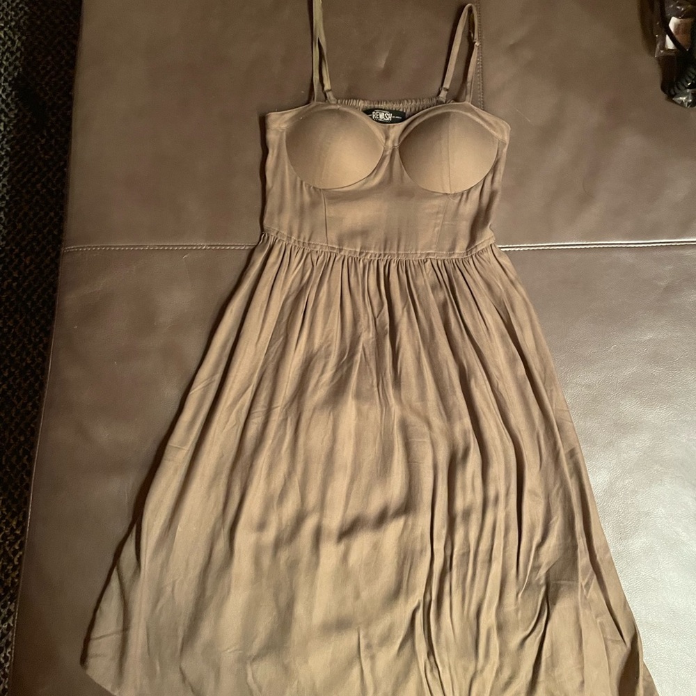 Adjustable straps built in bra